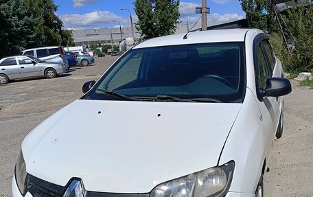 Renault Logan II, 2017 год, 435 000 рублей, 1 фотография