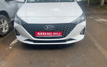 Hyundai Solaris II рестайлинг, 2021 год, 1 700 000 рублей, 1 фотография