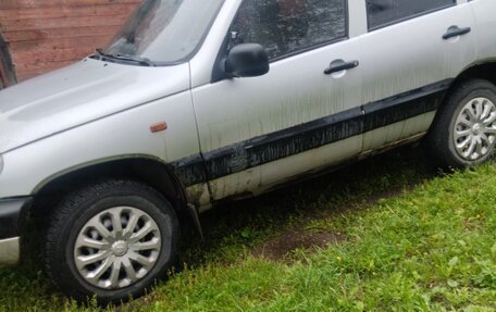 Chevrolet Niva I рестайлинг, 2003 год, 185 000 рублей, 2 фотография