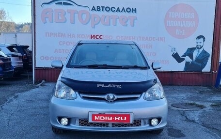 Toyota Platz, 2004 год, 435 000 рублей, 2 фотография