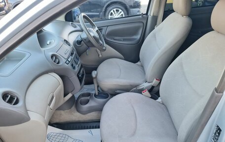 Toyota Platz, 2004 год, 435 000 рублей, 17 фотография