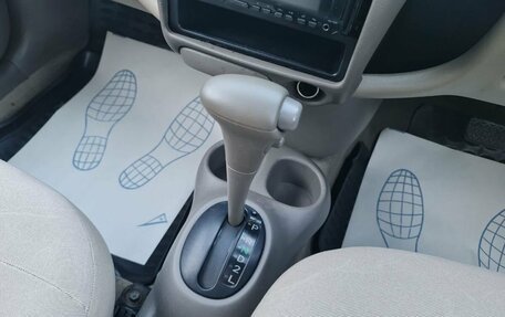 Toyota Platz, 2004 год, 435 000 рублей, 23 фотография