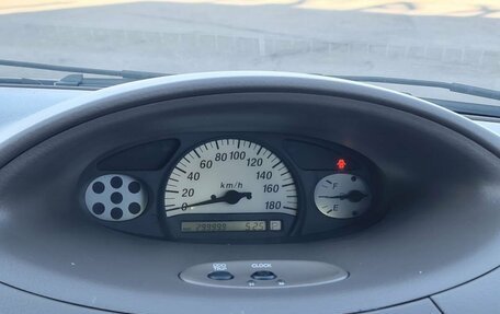 Toyota Platz, 2004 год, 435 000 рублей, 24 фотография