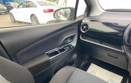 Toyota Vitz, 2018 год, 1 100 000 рублей, 20 фотография