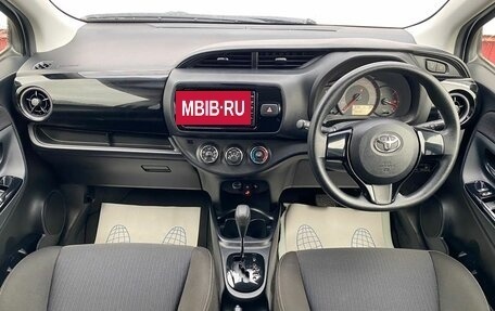 Toyota Vitz, 2018 год, 1 100 000 рублей, 17 фотография