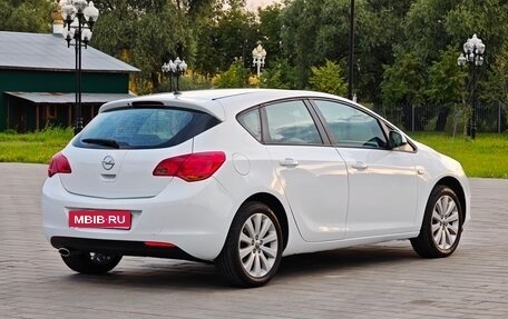 Opel Astra J, 2011 год, 930 000 рублей, 5 фотография