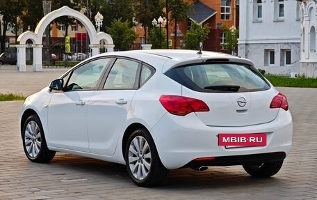 Opel Astra J, 2011 год, 930 000 рублей, 3 фотография
