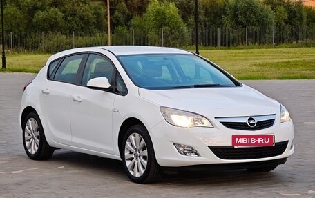 Opel Astra J, 2011 год, 930 000 рублей, 6 фотография