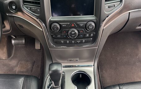 Jeep Grand Cherokee, 2018 год, 3 150 000 рублей, 14 фотография