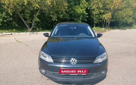 Volkswagen Jetta VI, 2012 год, 975 000 рублей, 2 фотография