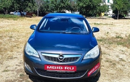 Opel Astra J, 2011 год, 800 000 рублей, 5 фотография