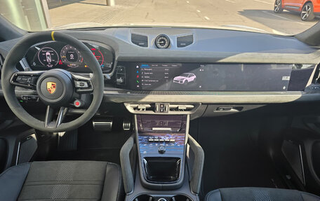 Porsche Cayenne III, 2025 год, 30 990 000 рублей, 25 фотография