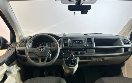 Volkswagen Caravelle T6 рестайлинг, 2019 год, 2 396 600 рублей, 6 фотография