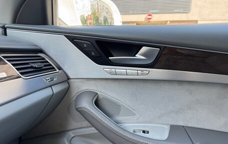 Audi A8, 2010 год, 1 560 000 рублей, 3 фотография