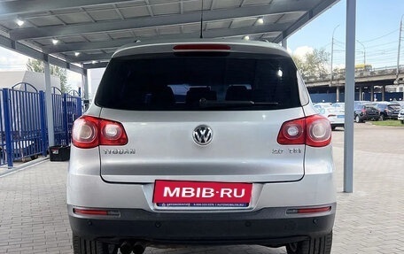 Volkswagen Tiguan I, 2010 год, 1 049 000 рублей, 4 фотография