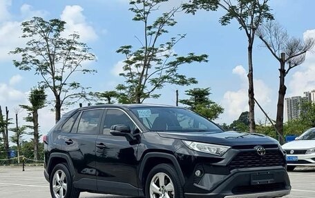 Toyota RAV4, 2021 год, 2 500 000 рублей, 3 фотография
