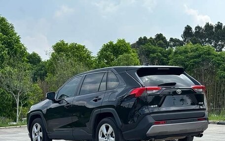 Toyota RAV4, 2021 год, 2 500 000 рублей, 8 фотография