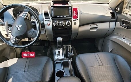 Mitsubishi Pajero Sport II рестайлинг, 2014 год, 2 990 000 рублей, 11 фотография