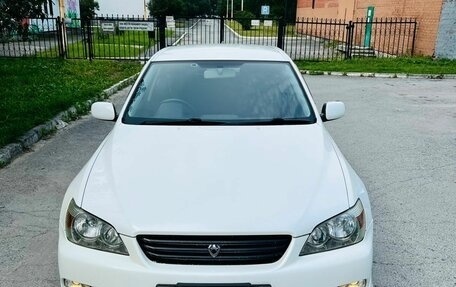 Toyota Altezza, 2002 год, 1 150 000 рублей, 2 фотография