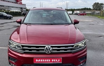 Volkswagen Tiguan II, 2018 год, 1 990 000 рублей, 1 фотография