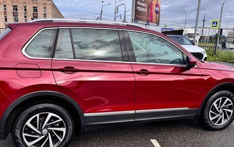 Volkswagen Tiguan II, 2018 год, 1 990 000 рублей, 2 фотография