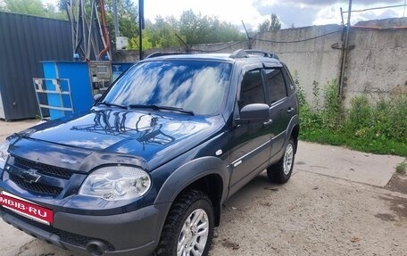 Chevrolet Niva I рестайлинг, 2012 год, 550 000 рублей, 3 фотография