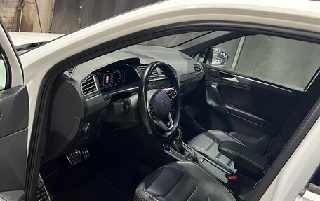 Volkswagen Tiguan II, 2021 год, 4 247 000 рублей, 7 фотография