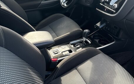 Mitsubishi Outlander III рестайлинг 3, 2021 год, 2 280 000 рублей, 8 фотография