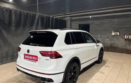 Volkswagen Tiguan II, 2021 год, 4 247 000 рублей, 4 фотография