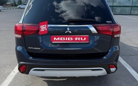 Mitsubishi Outlander III рестайлинг 3, 2021 год, 2 280 000 рублей, 4 фотография