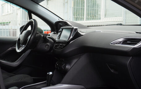 Peugeot 2008 II, 2016 год, 1 010 000 рублей, 19 фотография