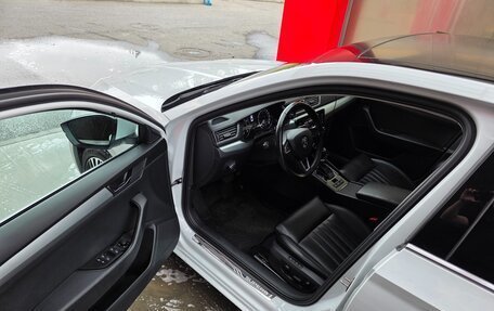 Skoda Superb III рестайлинг, 2018 год, 2 300 000 рублей, 12 фотография