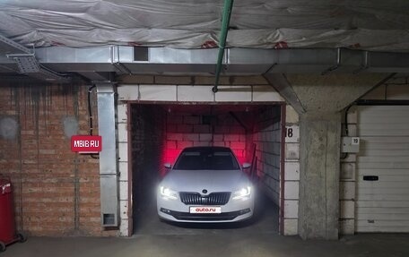 Skoda Superb III рестайлинг, 2018 год, 2 300 000 рублей, 23 фотография