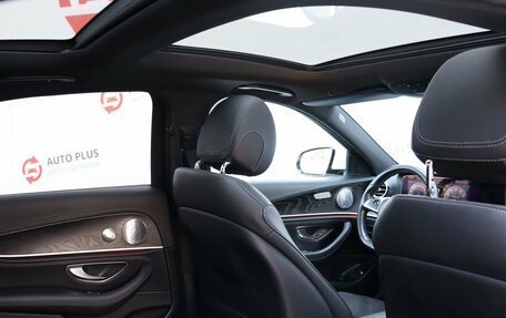 Mercedes-Benz E-Класс, 2018 год, 2 980 000 рублей, 18 фотография