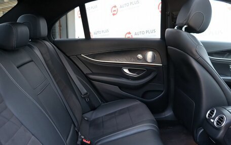 Mercedes-Benz E-Класс, 2018 год, 2 980 000 рублей, 19 фотография