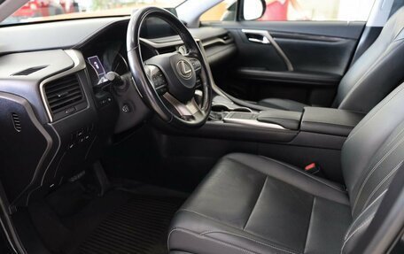 Lexus RX IV рестайлинг, 2020 год, 5 000 000 рублей, 16 фотография