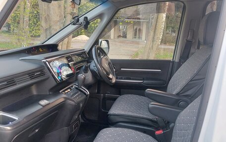 Honda Stepwgn IV, 2019 год, 2 360 000 рублей, 5 фотография