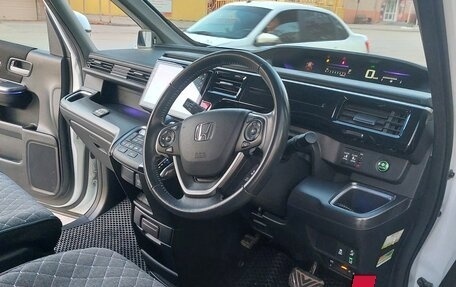 Honda Stepwgn IV, 2019 год, 2 360 000 рублей, 15 фотография