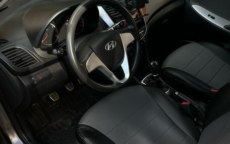 Hyundai Solaris II рестайлинг, 2011 год, 460 000 рублей, 10 фотография