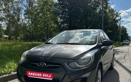 Hyundai Solaris II рестайлинг, 2011 год, 460 000 рублей, 3 фотография