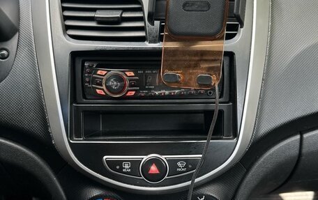 Hyundai Solaris II рестайлинг, 2011 год, 460 000 рублей, 15 фотография