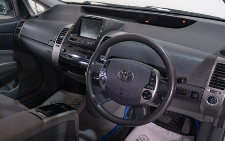 Toyota Prius, 2010 год, 929 000 рублей, 7 фотография