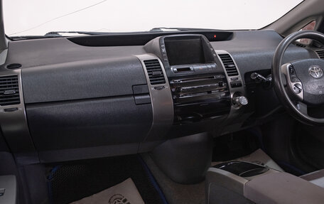 Toyota Prius, 2010 год, 929 000 рублей, 17 фотография
