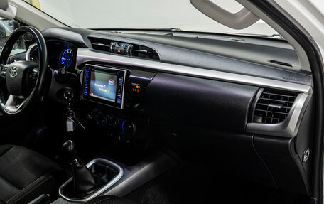 Toyota Hilux VIII, 2019 год, 2 379 000 рублей, 14 фотография