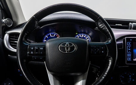 Toyota Hilux VIII, 2019 год, 2 379 000 рублей, 17 фотография