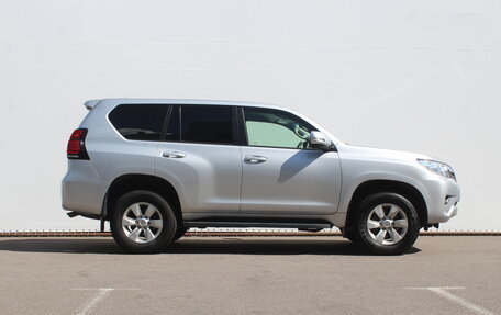 Toyota Land Cruiser Prado 150 рестайлинг 2, 2019 год, 4 600 000 рублей, 4 фотография