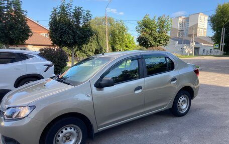 Renault Logan II, 2017 год, 760 000 рублей, 2 фотография