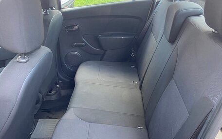 Renault Logan II, 2017 год, 760 000 рублей, 6 фотография