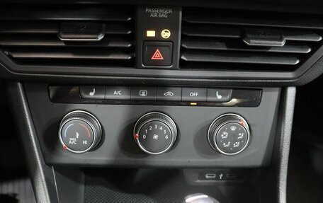 Volkswagen Jetta VII, 2021 год, 1 749 000 рублей, 19 фотография