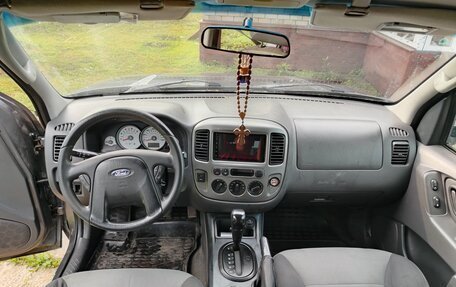 Ford Escape II, 2005 год, 550 000 рублей, 15 фотография
